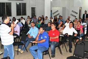 Cen&aacute;rios econ&ocirc;micos e perspectivas de neg&oacute;cios em 2012 s&atilde;o debatidos na ACIP