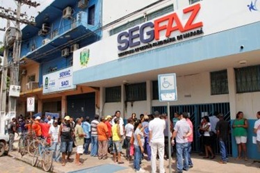 Grevistas fecham o cora&ccedil;&atilde;o financeiro da Prefeitura de Marab&aacute;