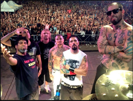Banda Detonautas leva milhares ao show em Parauapebas