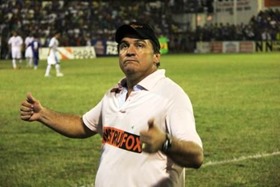 Galv&atilde;o treina o &aacute;guia no Pebas