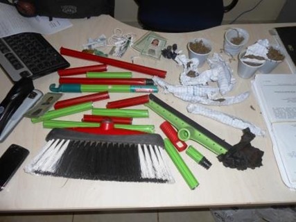 Parauapebas: mulher &eacute; presa ao tentar entrar na carceragem com drogas