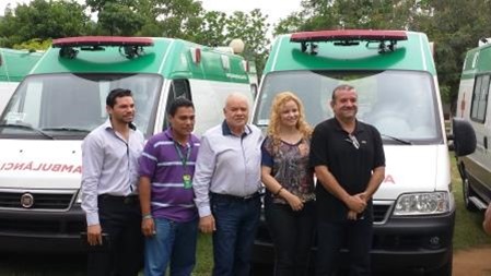 Parauapebas: prefeito entrega seis novas ambul&acirc;ncias UTI