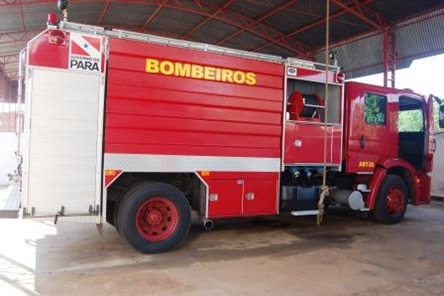 Parauapebas: bombeiros recebem um novo caminh&atilde;o de combate a inc&ecirc;ndio do governo do estado