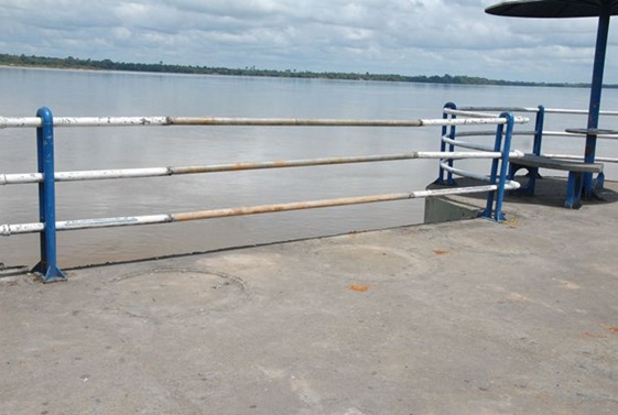 Marab&aacute;: prefeitura recupera corrim&otilde;es de ferro da Orla, serrados por v&acirc;ndalos