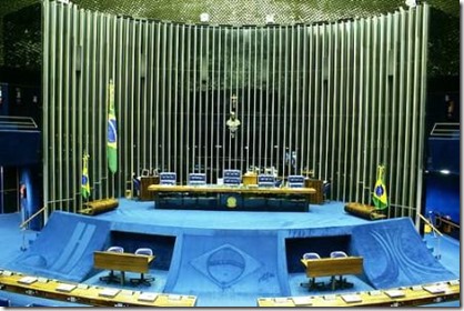 Farra de reembolso no Senado: Jader Barbalho e Petec&atilde;o lideram gastos