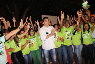 Candidata &agrave; deputada estadual, Irm&atilde; Luzinete inaugura Comit&ecirc; Central
