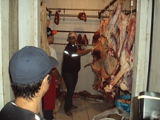Vigil&acirc;ncia Sanit&aacute;ria apreende carnes sem proced&ecirc;ncia em a&ccedil;ougues