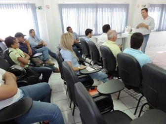 Coletores e recicladores participam de reuni&atilde;o na Semma