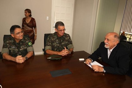 Governo e Ex&eacute;rcito estreitam parceria para a constru&ccedil;&atilde;o do Col&eacute;gio Militar de Bel&eacute;m