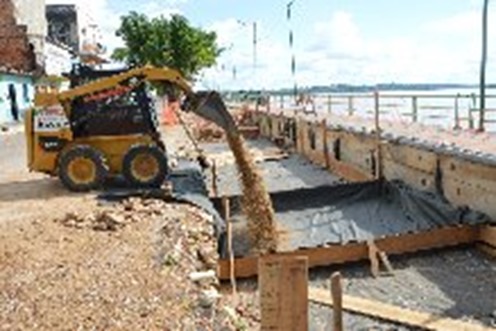 Avan&ccedil;am obras de drenagem na orla do Rio Tocantins, em Marab&aacute;