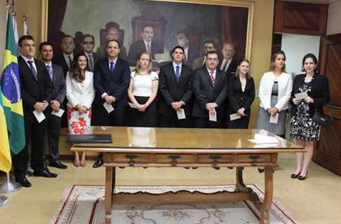 TRT8 empossa dez novos ju&iacute;zes do trabalho substitutos