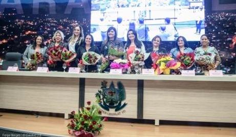 Mulheres s&atilde;o homenageadas em sess&atilde;o solene na C&acirc;mara de Vereadores