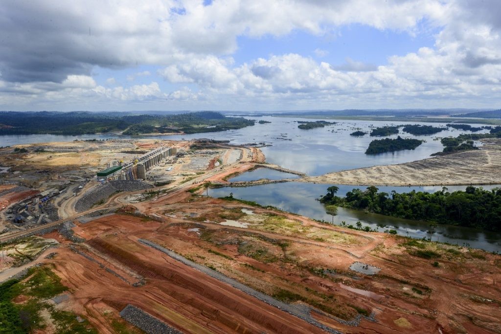 Por atraso no saneamento, Justiça suspende licença de Belo Monte