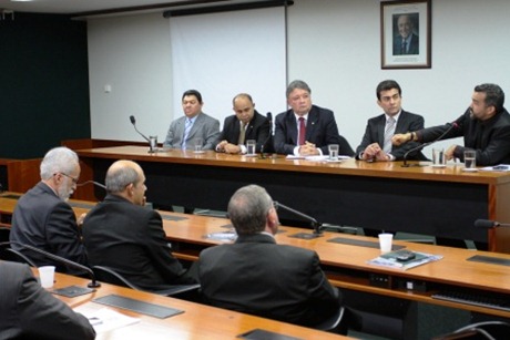 comissão especial criada para analisar a Proposta de Emenda à Constituição que inclui garimpeiros e pequenos mineradores no Regime Geral da Previdência Social, ao lado de agricultores familiares, parceiros, meeiros e pescadores artesanais.  A Liderança do PSDB indicou o deputado Wandenkolk para comandar o colegiado