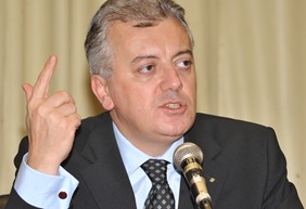 Bras&iacute;lia - O presidente do Banco do Brasil, Aldemir Bendine, nega que os bancos p&uacute;blicos tenham reajustado as taxas de juros neste ano