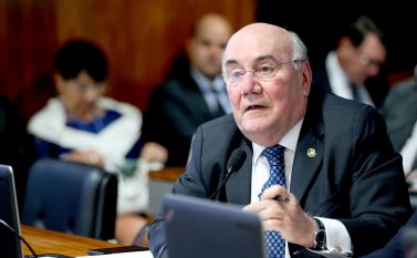 Flexa Ribeiro: o senador da saúde