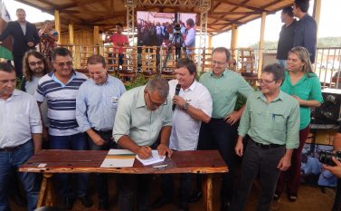 Vale e COOPMASP assinam Termo de Cooperação para doação de madeira legalizada