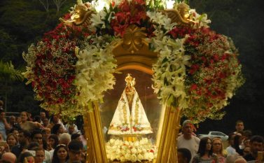No próximo domingo, Igreja Católica apresenta manto de Nossa Senhora de Nazaré que será usado no Círio de Carajás.