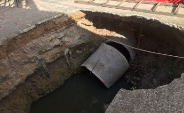 Buraco no chão ameaça estrutura do prédio da Sorri Parauapebas
