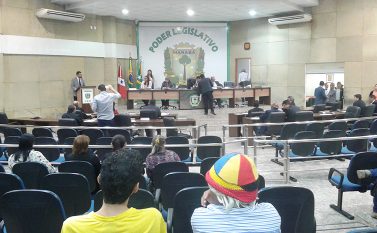 Vereadores criticaram a remoção de barracas do comércio informal das ruas da cidade