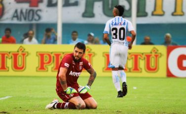 Com três gols do atacante Bergson, Paysandu vence o rebaixado Santa Cruz na Curuzu pela Série B