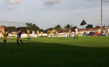 Atacante Heliton marca dois e decide para o Parauapebas em jogo-treino no Rosenão