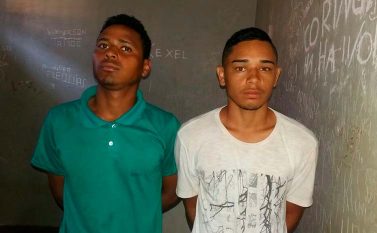 PM tira das ruas mais uma dupla que estava vendendo maconha