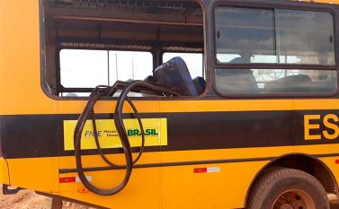 Muita cobrança, mas os próprios alunos destroem os ônibus escolares em Parauapebas