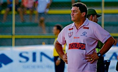 João Galvão está com dúvida para escalar o Águia que encara o São Raimundo em Santarém
