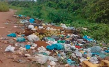 Lixão irregular cresce e ameaça o Rio Arraias, em Jacundá