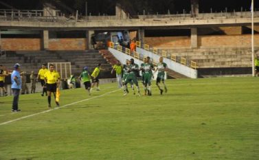 Em jogo dramático, Paragominas vence o São Francisco e assume liderança do Grupo A2