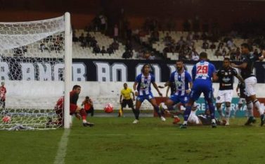 Paysandu quebra tabu, vence o Remo no Mangueirão e assume liderança do Grupo A2