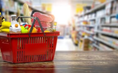 Canaã: Cartão Alimentação movimenta mais de R$ 1 milhão no comércio local em abril