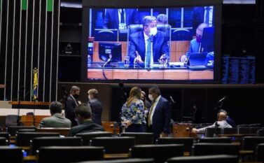 Câmara aprova texto base do novo marco legal de licenciamento ambiental. Votação prossegue nesta quinta