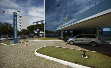 Governo injeta R$ 53 bilhões na economia para 13º de aposentados