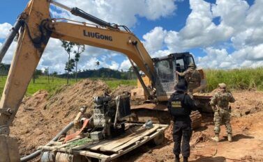 PF fecha garimpos ilegais e apreende maquinários em Cumaru do Norte