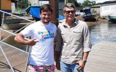 Fenômeno do Instagram, padre Patrick está de férias no litoral nordestino