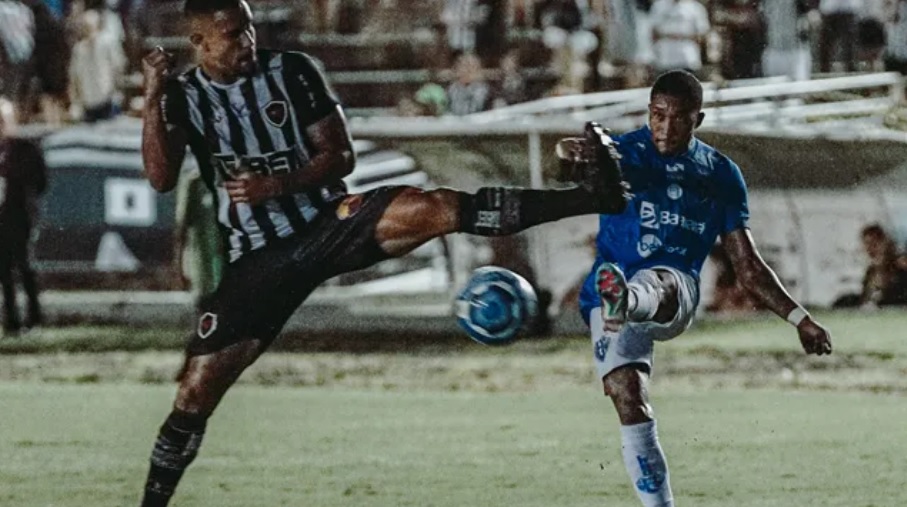 Botafogo sai na frente, mas perde de virada para o Brusque