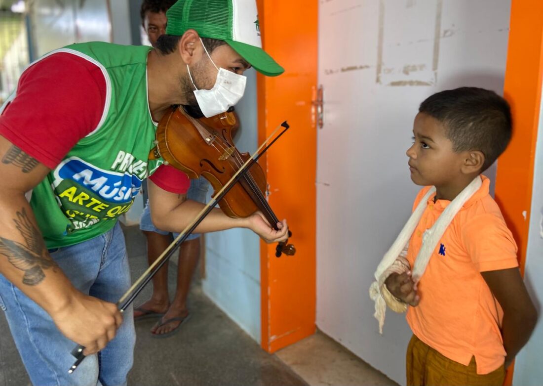 Música ameniza a angústia da internação nos hospitais municipais de Marabá