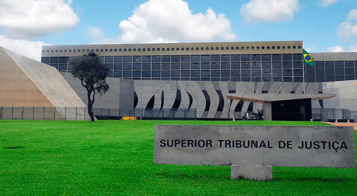 STJ barra prefeitos de usarem redes pessoais para divulgar ações das prefeituras