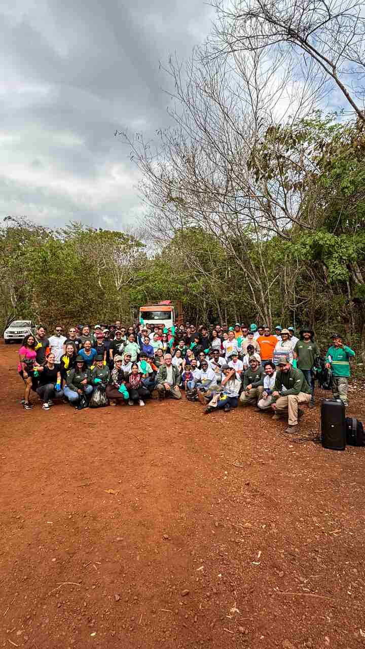 SEMMA realiza mutirão de limpeza nas cachoeiras do Parque dos Campos Ferruginosos