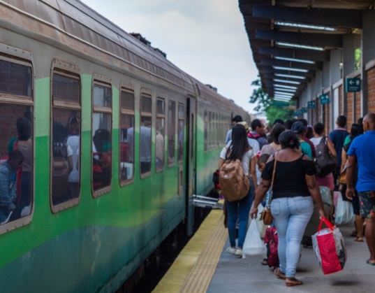 Trem de passageiros da Vale volta a circular normalmente neste sábado (27)