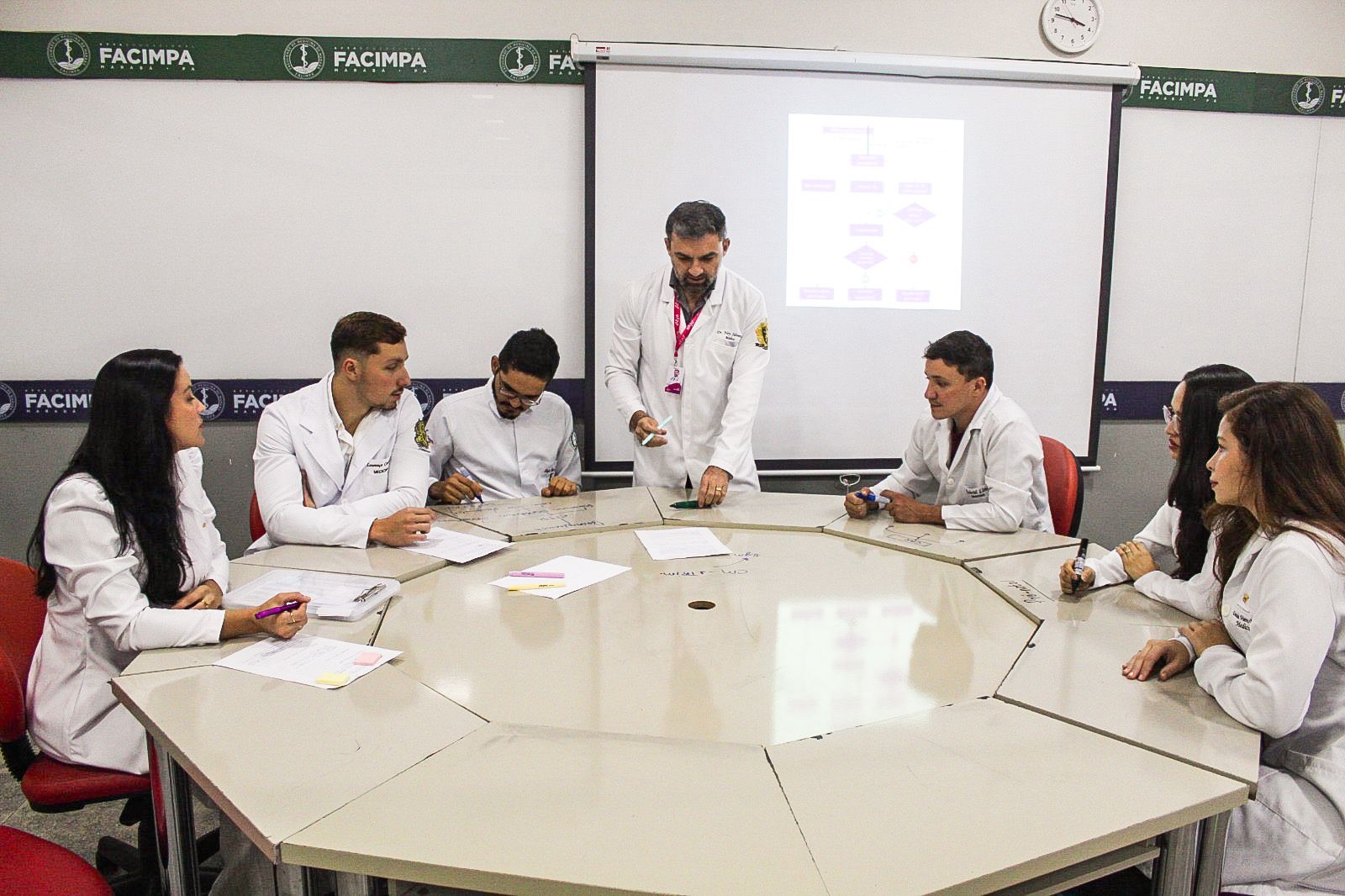 Professores do Amanhã: Faculdade fortalece educação médica com egressos na docência