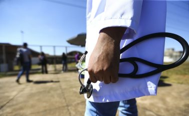 Congresso aprova exame obrigatório para exercício da medicina